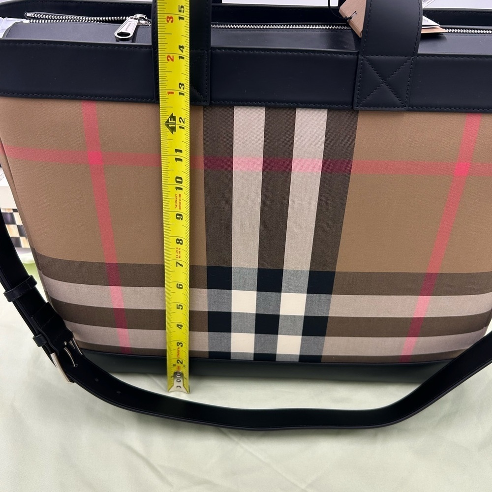 Women's Burberry Ormond giant leather check tote bag made in Italy NWT - Picture 11 of 14